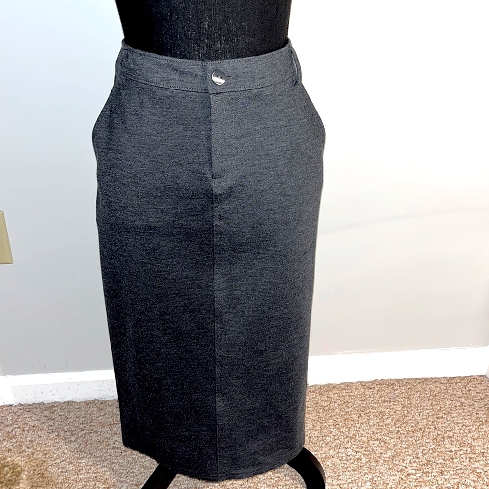 NWT 209 Brand charcoal grey skirt long stretch fabric zip front with pockets